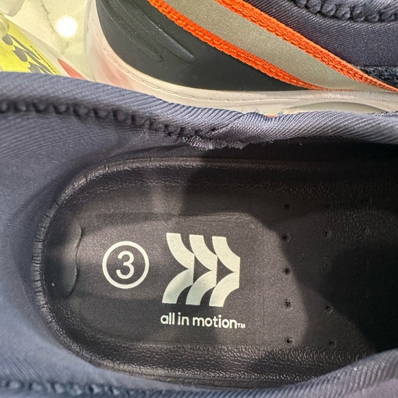 All in Motion Boys size 3 Navy Blue Slip-on Sneakers/Loafers - Picture 2 of 3